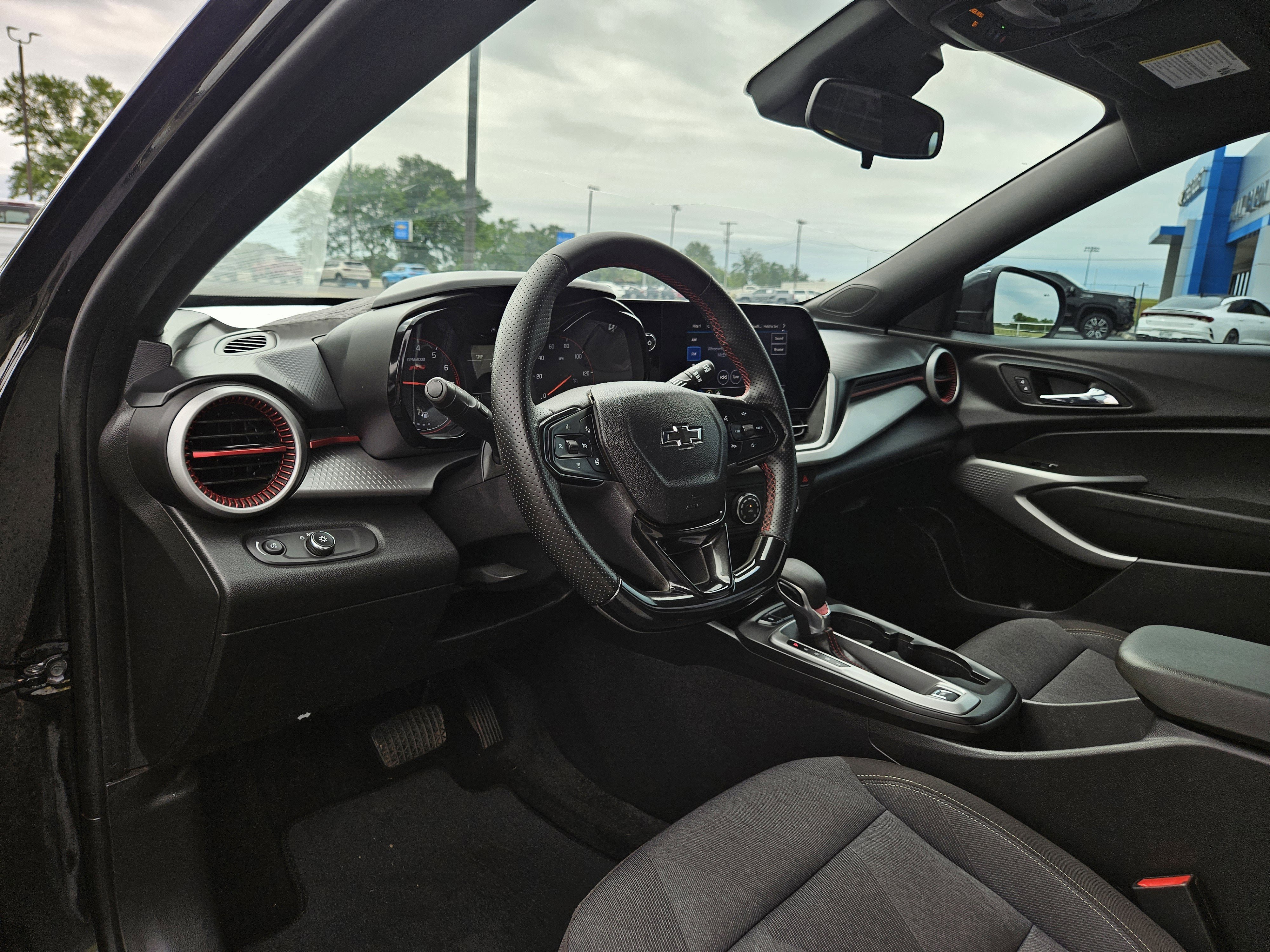 Used 2024 Chevrolet Trax RS w/ Driver Confidence Package FWD image 12