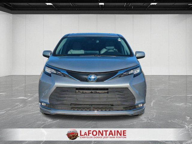 Used 2022 Toyota Sienna XLE AWD/4WD image 8