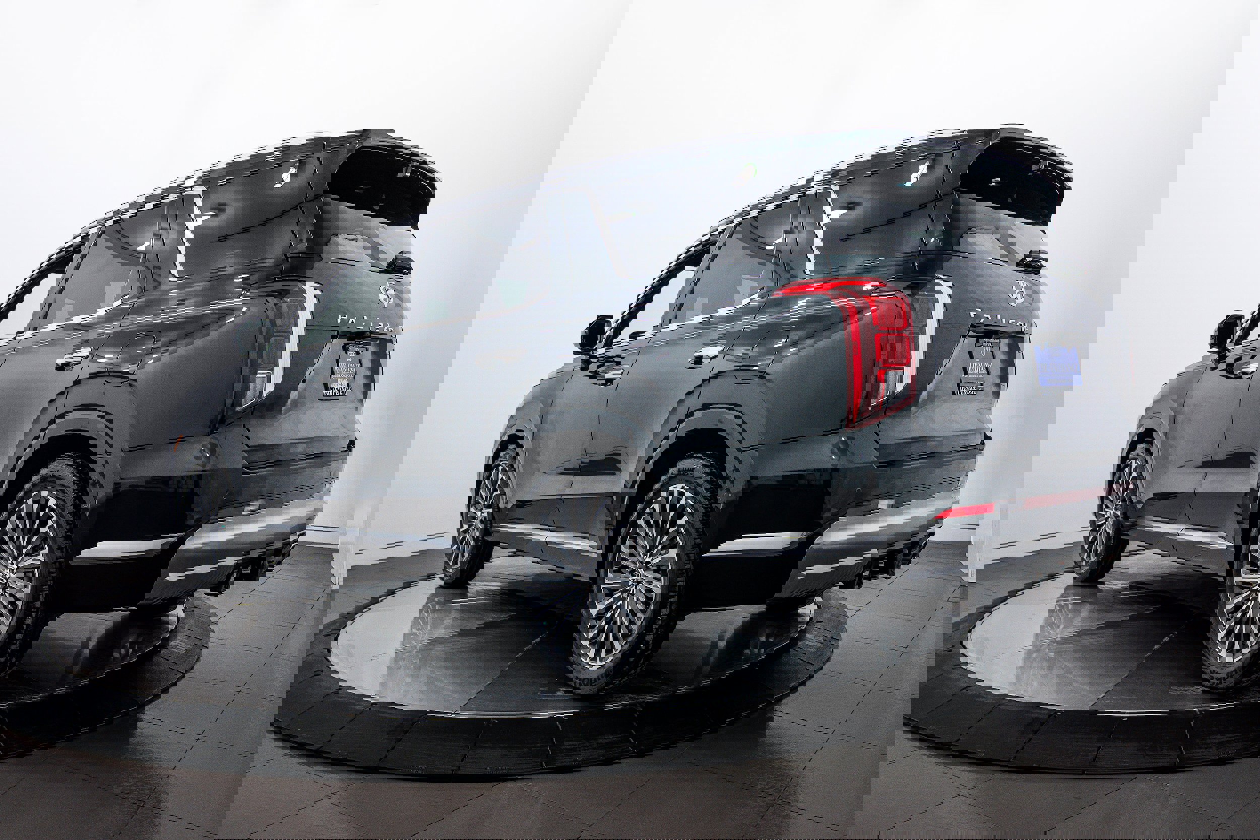 Used 2024 Hyundai Palisade Calligraphy image 5