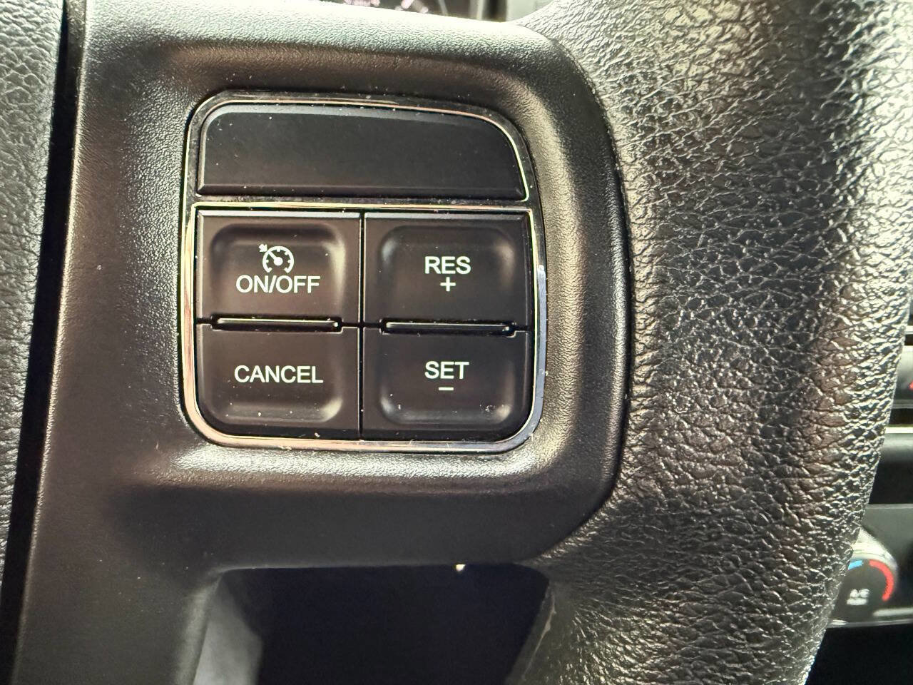 Used 2011 Chrysler 200 LX FWD image 21