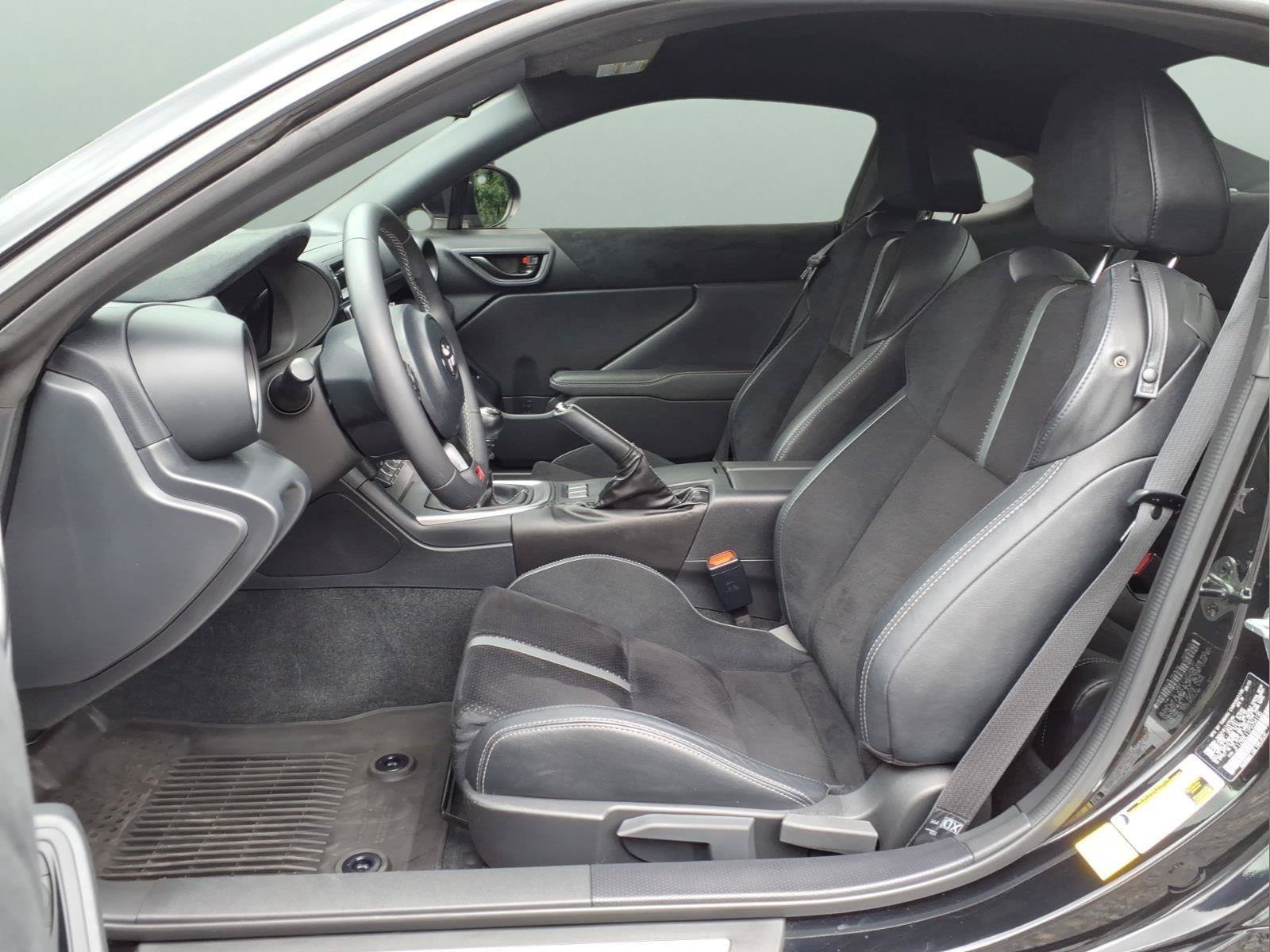 Used 2023 Toyota GR86 Premium w/ ALL Weather Mat Package (TMS) RWD image 10