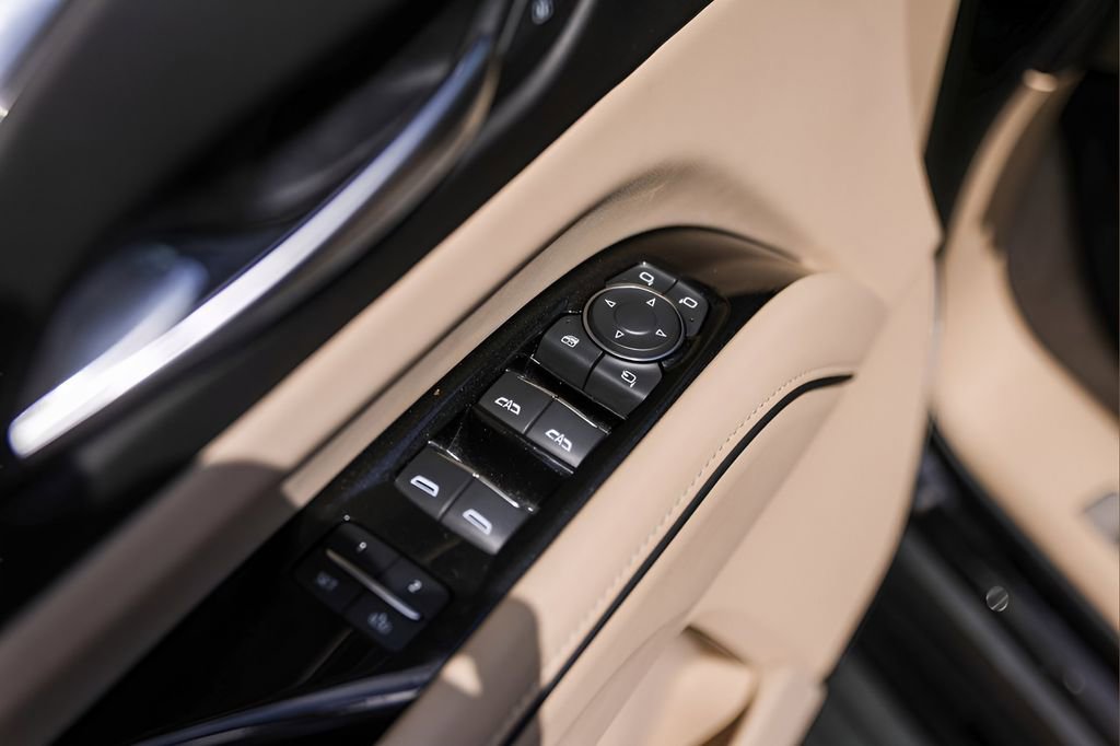 Certified 2023 Cadillac Escalade Premium Luxury w/ Performance Package image 25