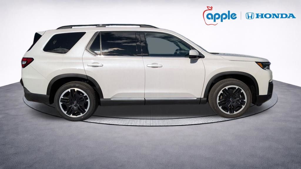 New 2026 Honda Pilot Touring image 2