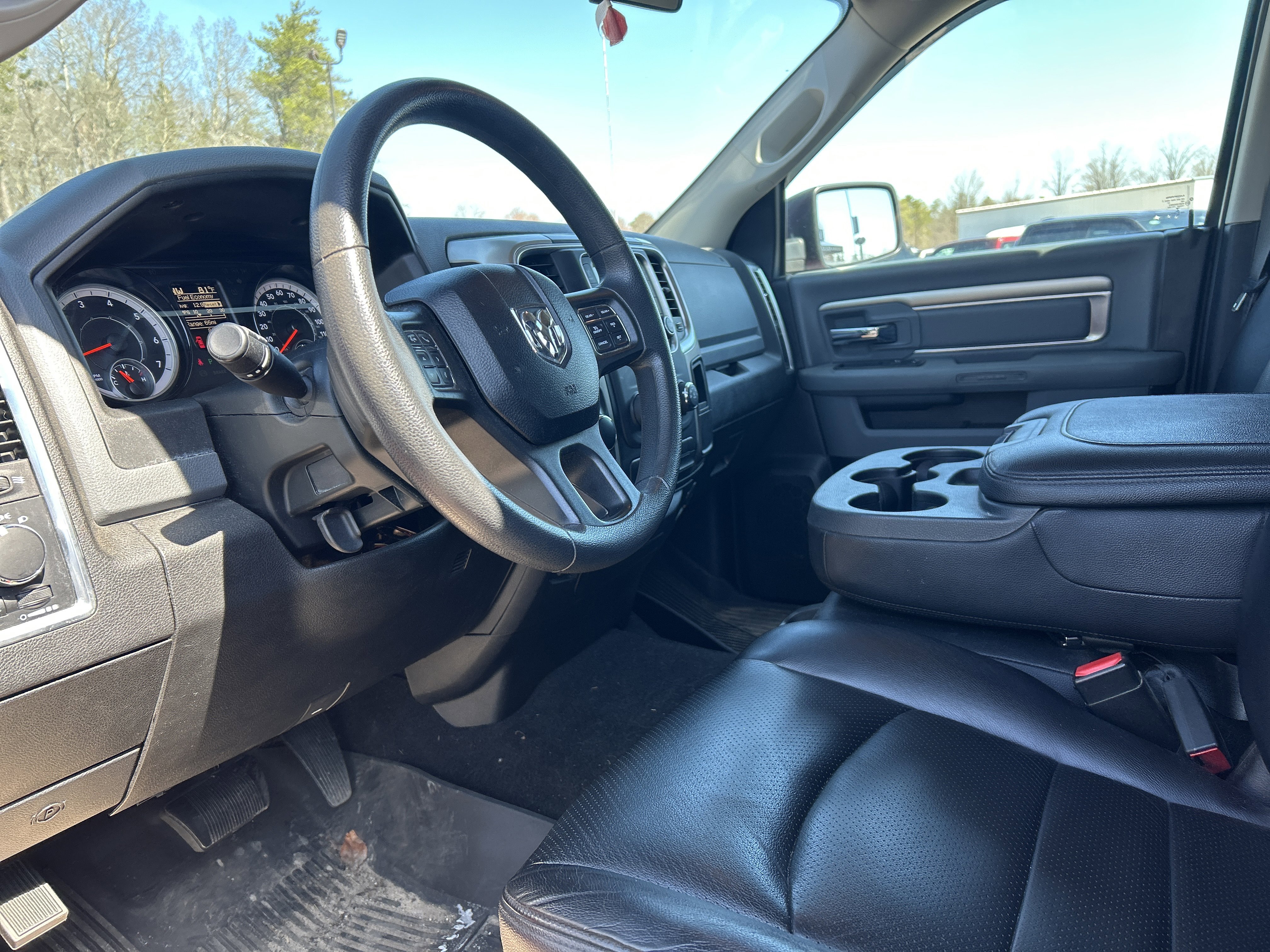 Used 2019 RAM 1500 Classic SLT AWD/4WD image 14