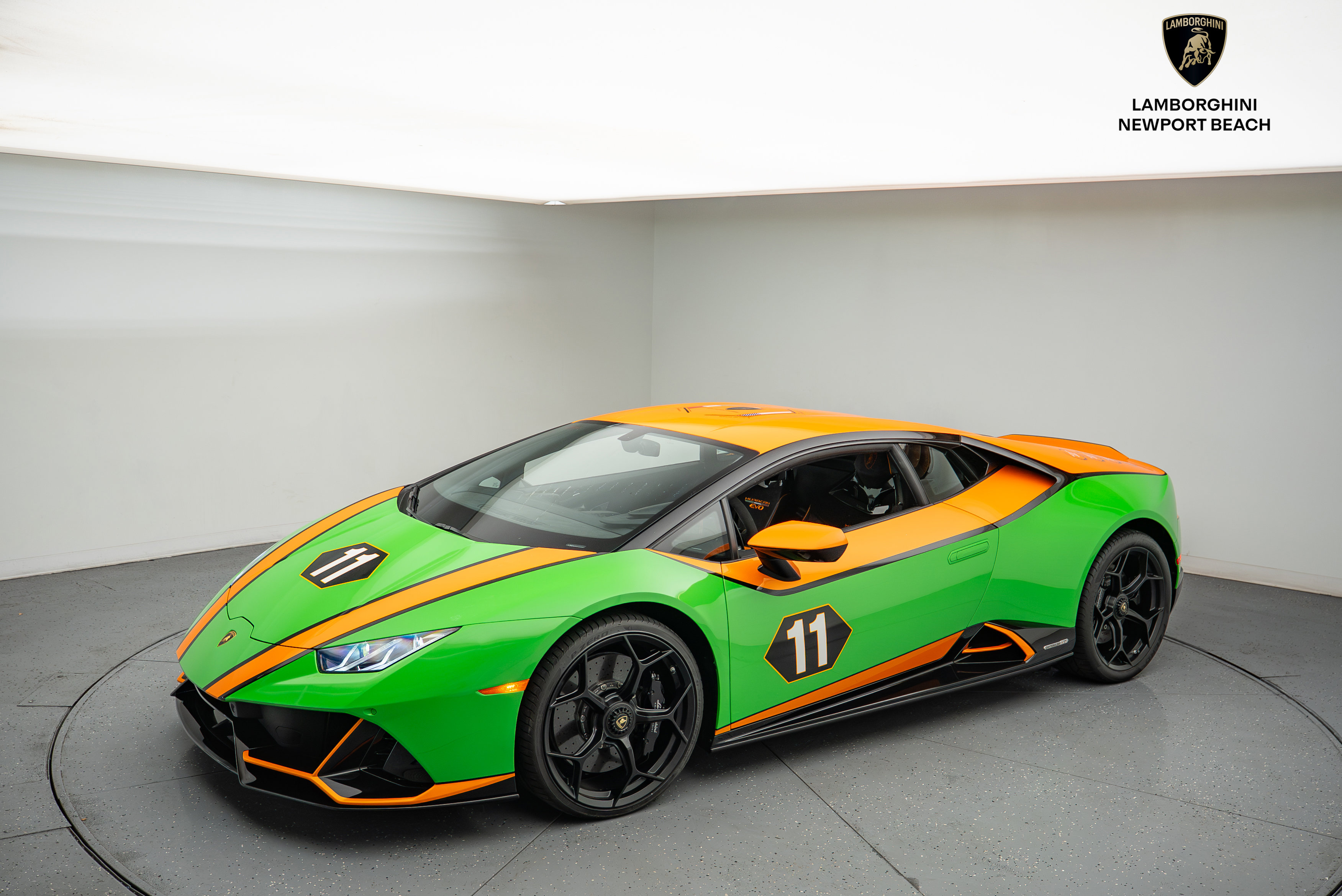 Used 2020 Lamborghini Huracan EVO image 15