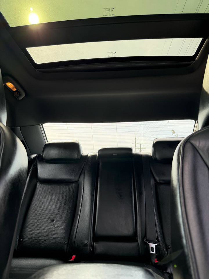 Used 2013 Chrysler 300 C image 30