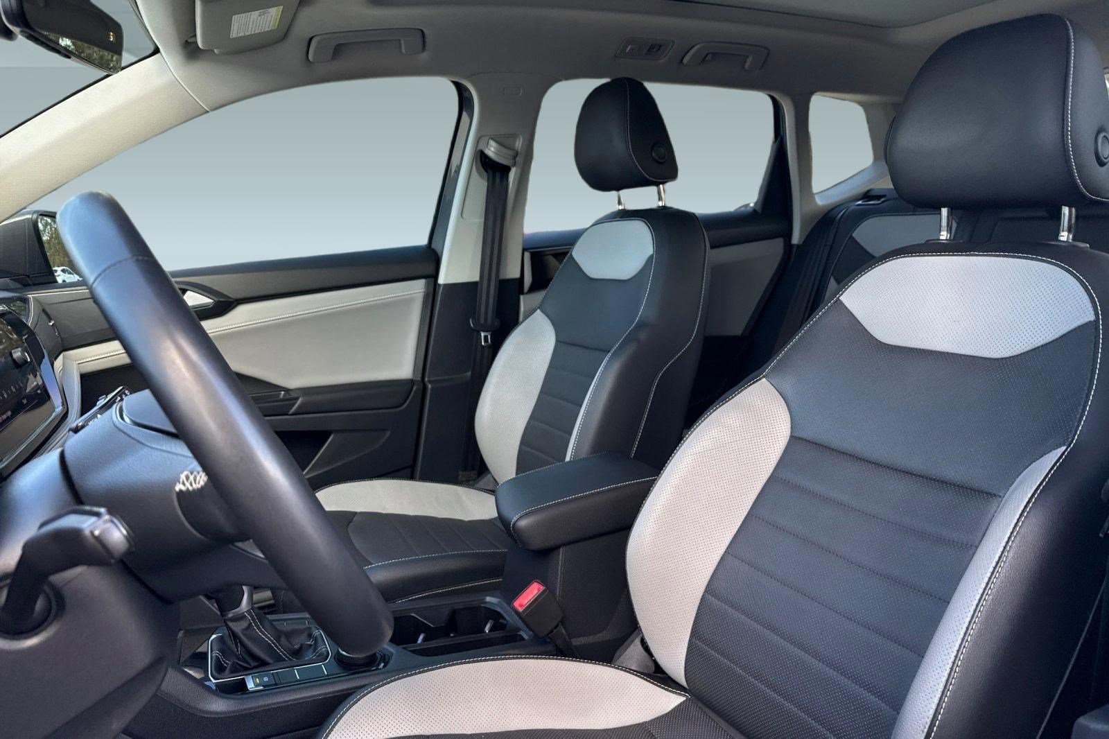 Used 2022 Volkswagen Taos SEL image 21