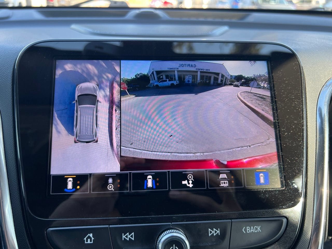 Used 2023 Chevrolet Equinox Premier FWD image 22