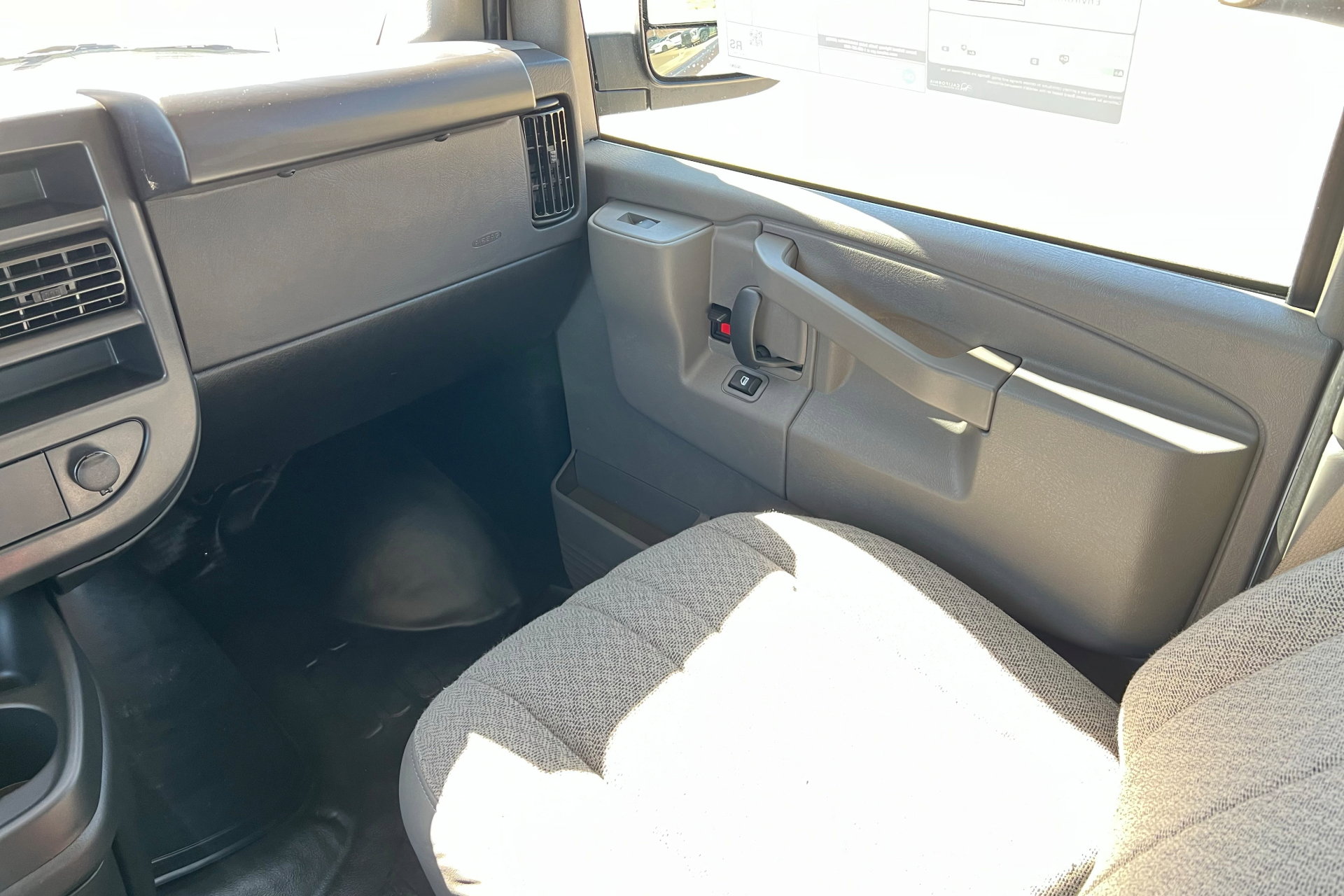 New 2025 Chevrolet Express 3500 Extended w/ Driver Convenience Package image 11