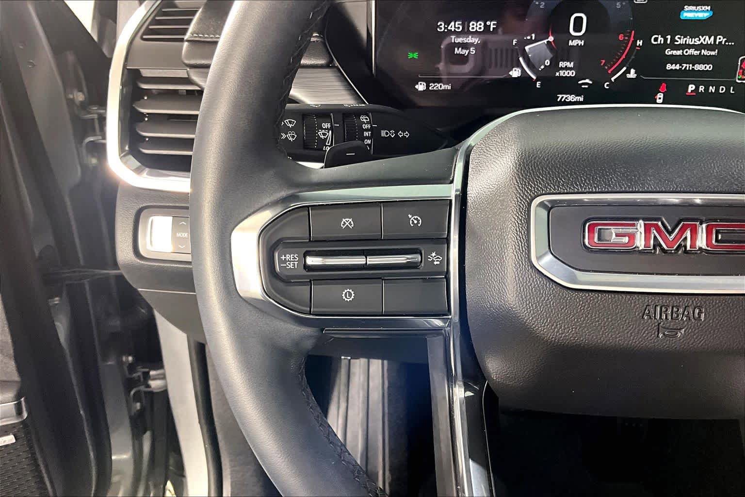 Used 2025 GMC Acadia Elevation w/ Elevation Premium Package FWD image 23