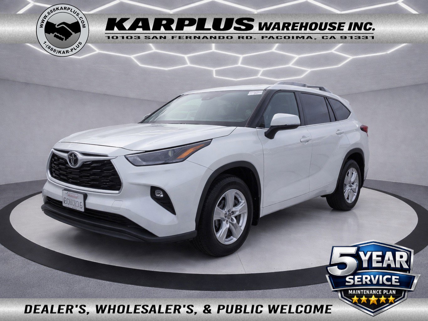 Used 2022 Toyota Highlander LE FWD image 1