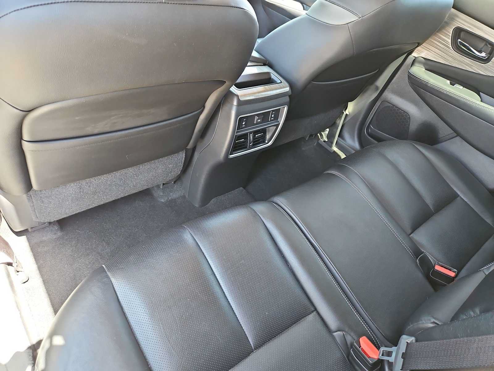 Used 2015 Nissan Murano Platinum w/ Platinum Technology Package AWD/4WD image 19