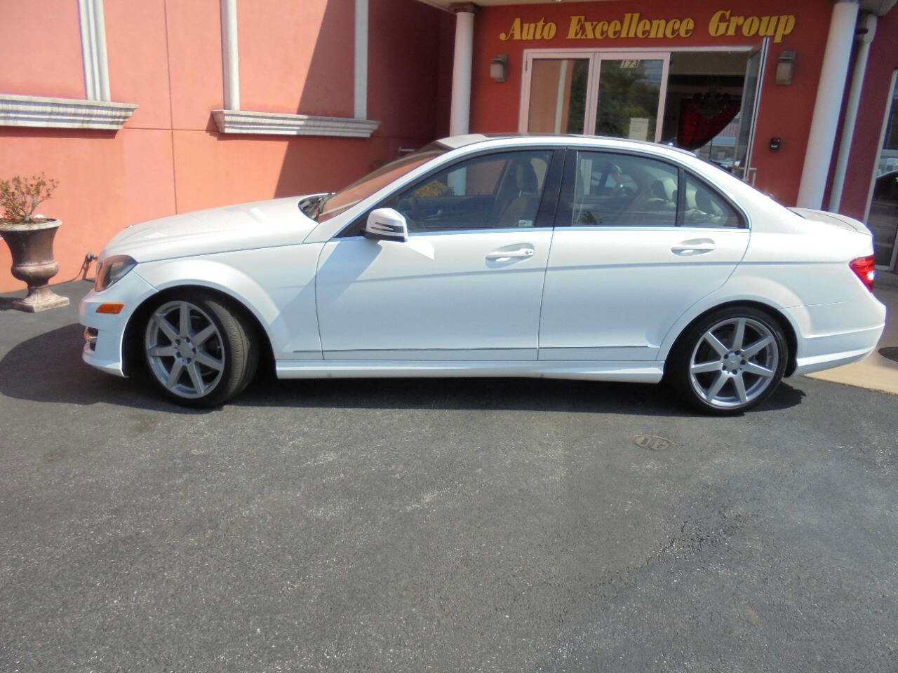 Used 2014 Mercedes-Benz C 300 C 300 Sport 4MATIC AWD 4dr Sed w/ Premium 1 Package image 4