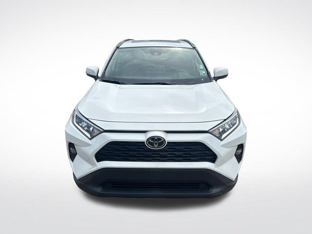 Used 2020 Toyota RAV4 XLE Premium FWD image 2