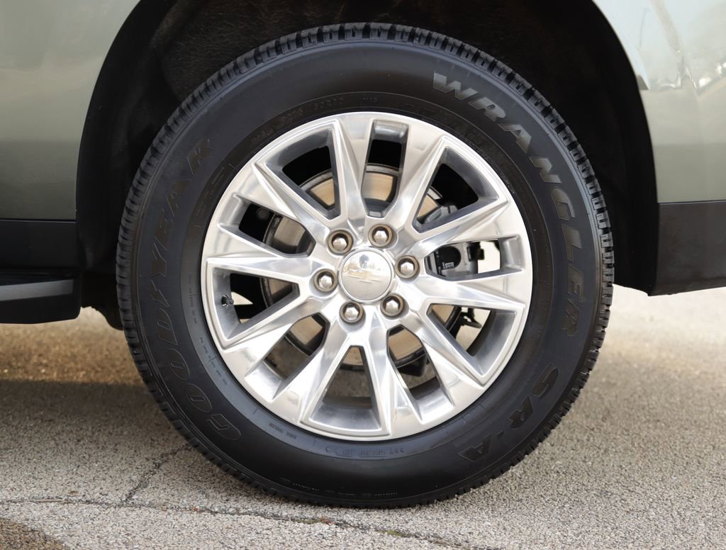 Used 2023 Chevrolet Suburban Premier RWD image 39