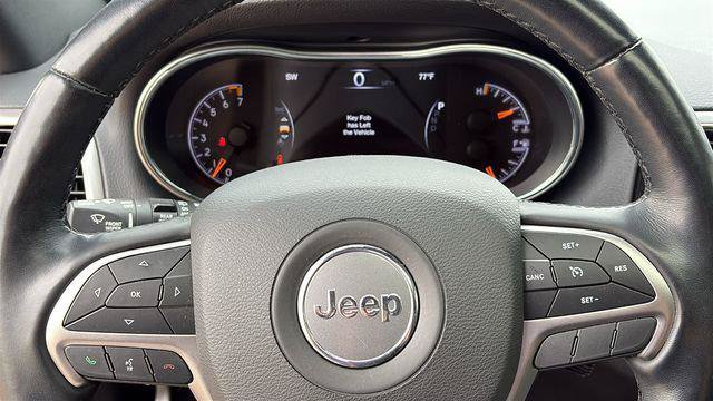 Certified 2022 Jeep Grand Cherokee Laredo X AWD/4WD image 12