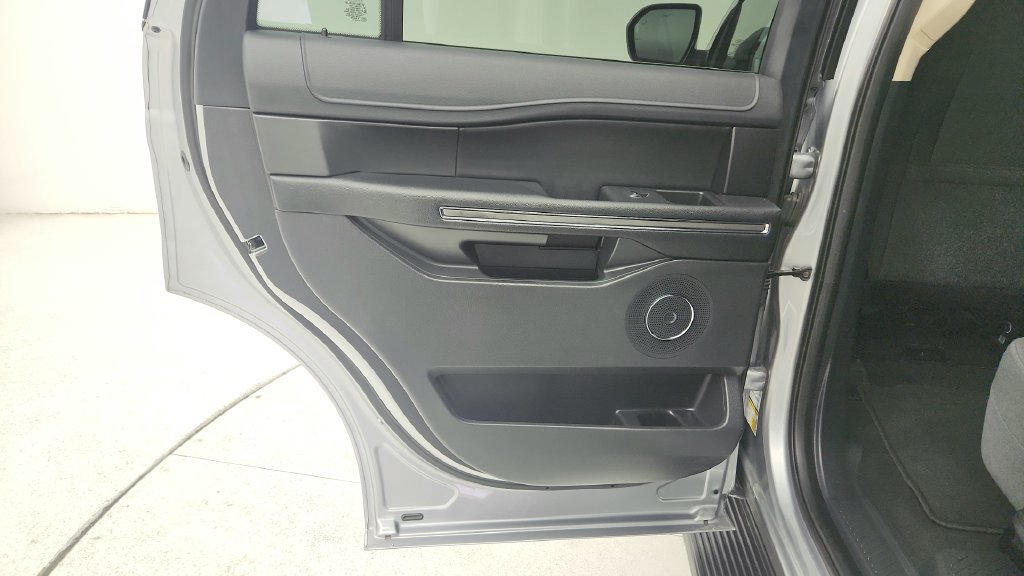 Used 2024 Ford Expedition XLT RWD image 29