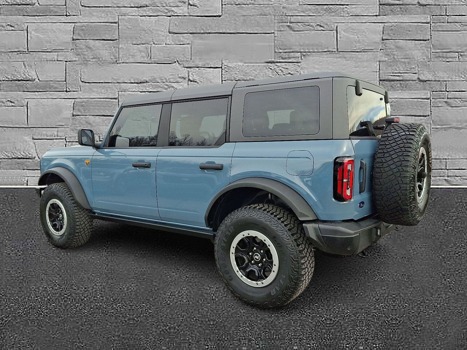 Certified 2023 Ford Bronco Badlands w/ Sasquatch Package image 7