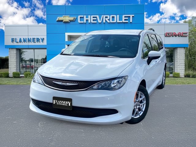 Used 2023 Chrysler Voyager LX FWD image 1