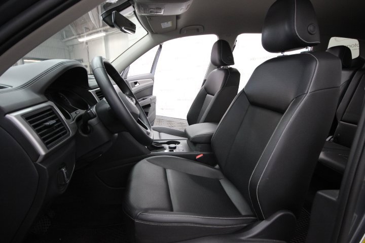 Used 2021 Volkswagen Atlas SE w/ Towing Package image 14