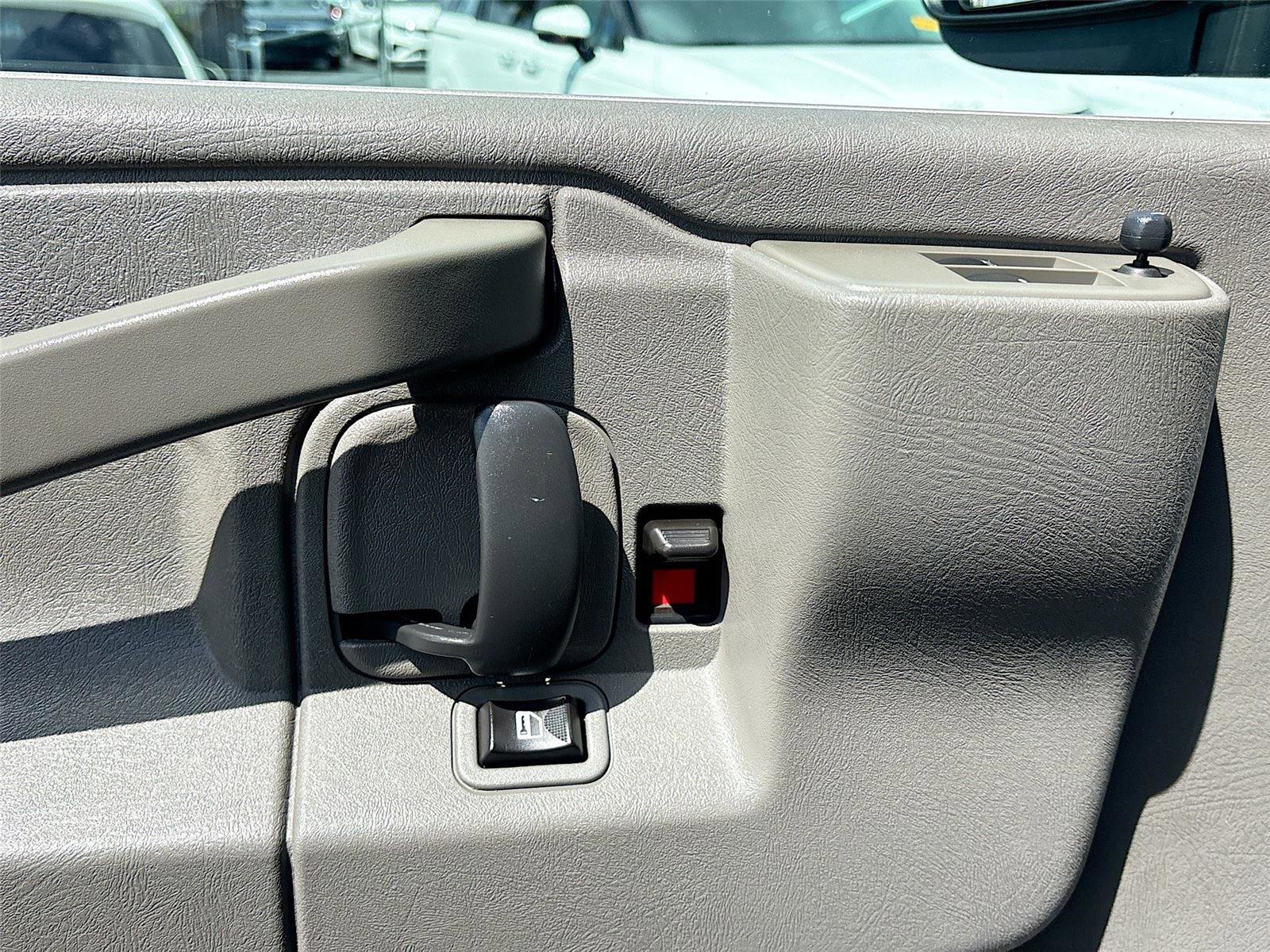 Used 2018 Chevrolet Express 3500 LT w/ LT Preferred Equipment Group image 17