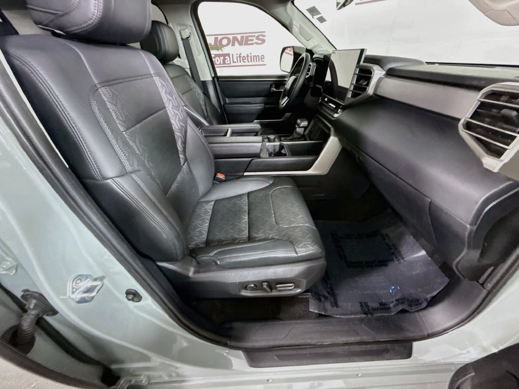 Used 2024 Toyota Tundra Limited AWD/4WD image 28