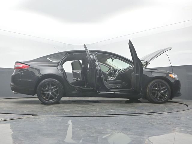 Used 2016 Ford Fusion SE w/ SE Cold Weather Package image 61