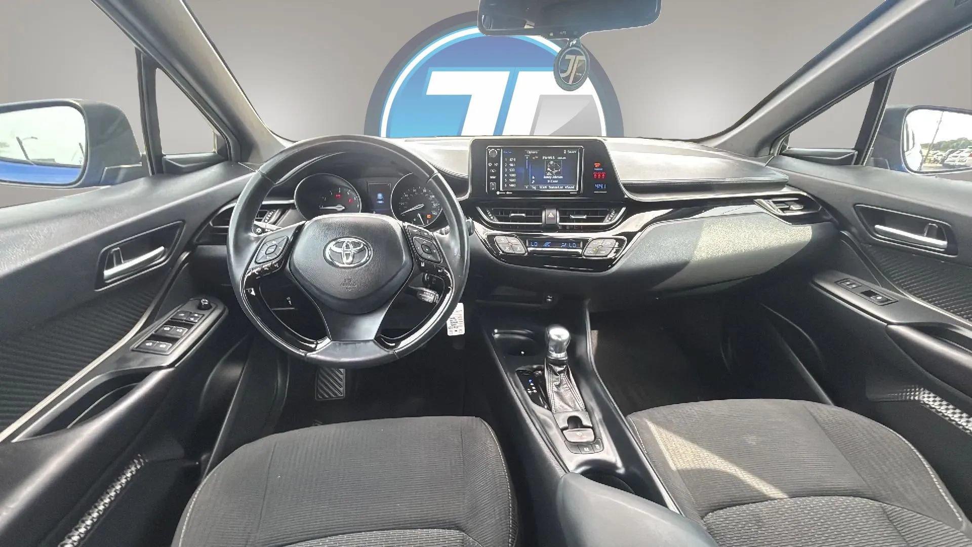 Used 2018 Toyota C-HR XLE FWD image 5