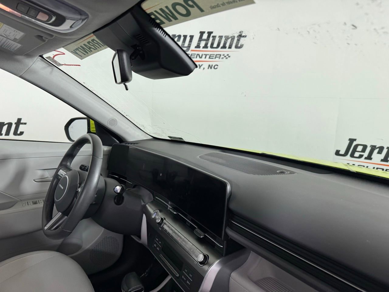 Used 2025 Hyundai Kona SEL image 30