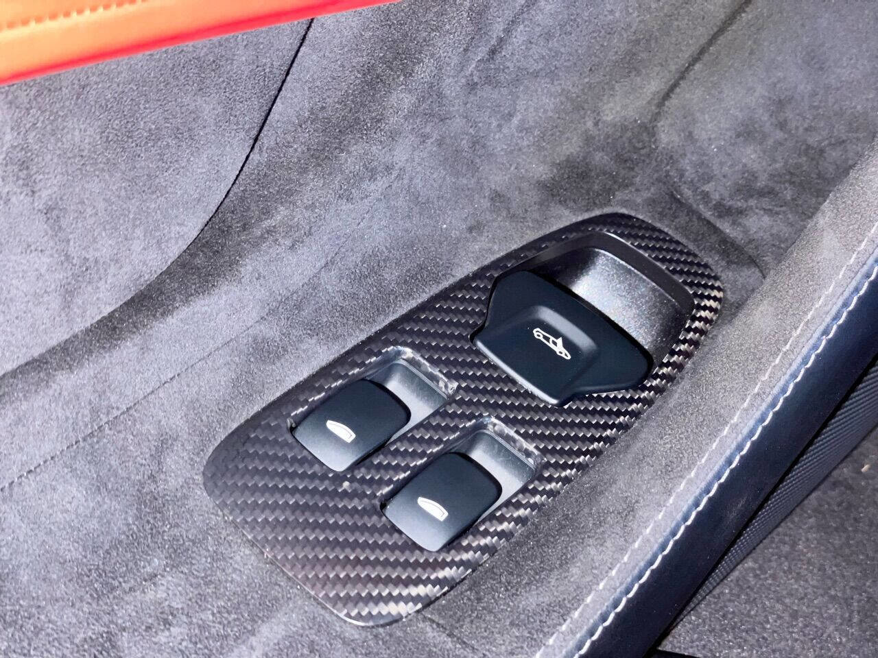 Used 2017 McLaren 570S image 44