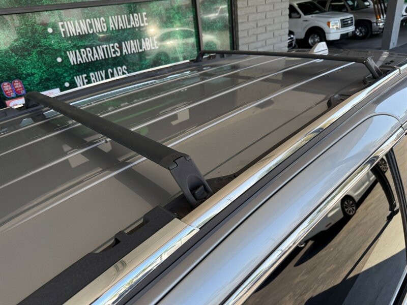 Used 2021 Chrysler Pacifica Touring-L image 15