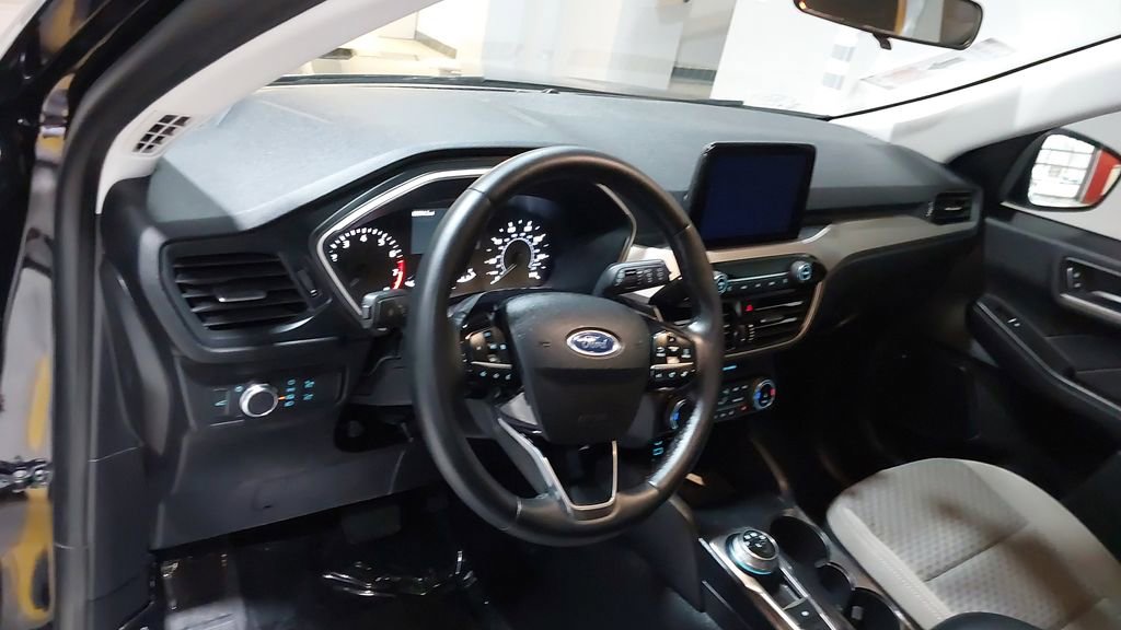 Used 2022 Ford Escape SE w/ Convenience Package image 19