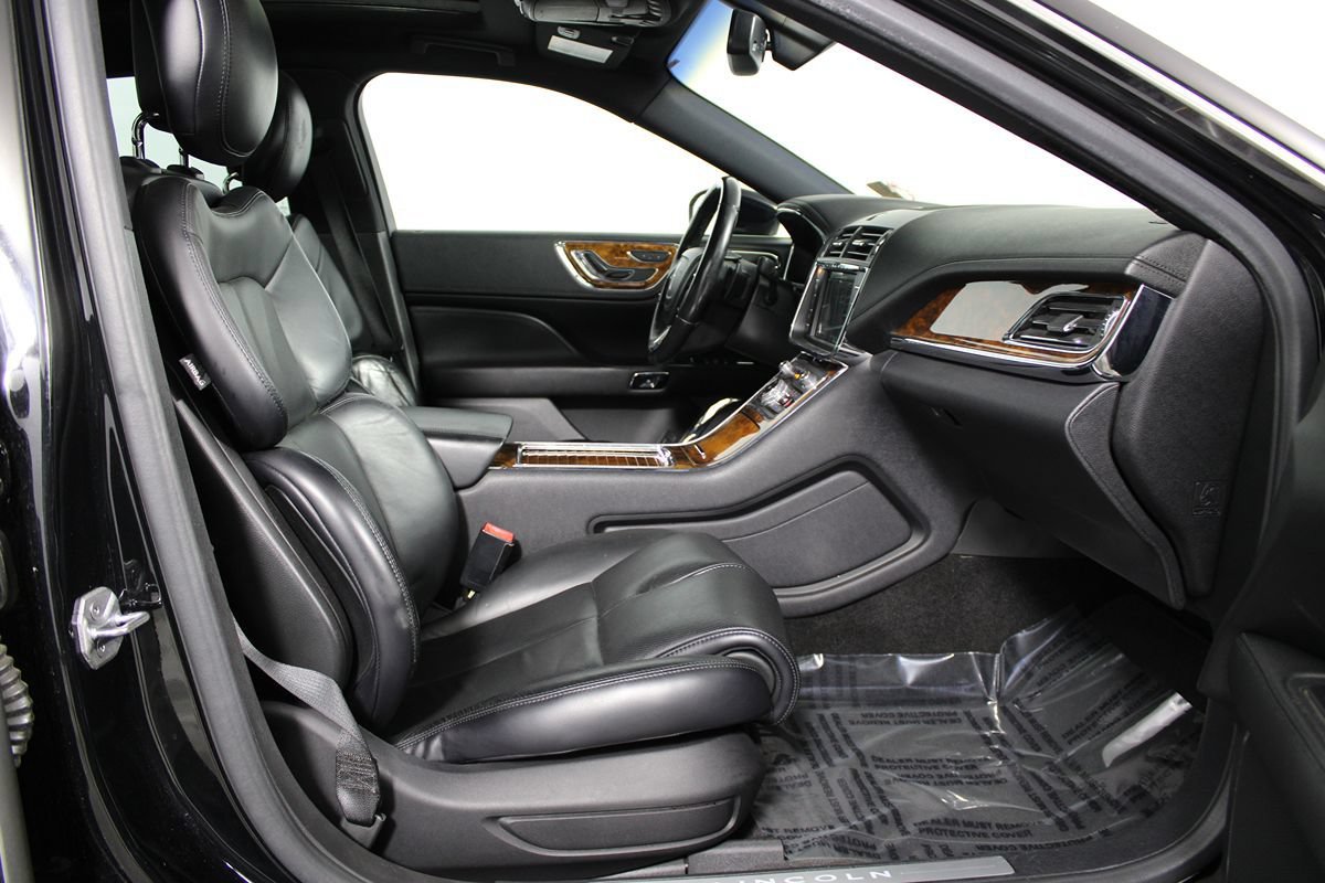 Used 2017 Lincoln Continental Select FWD image 22