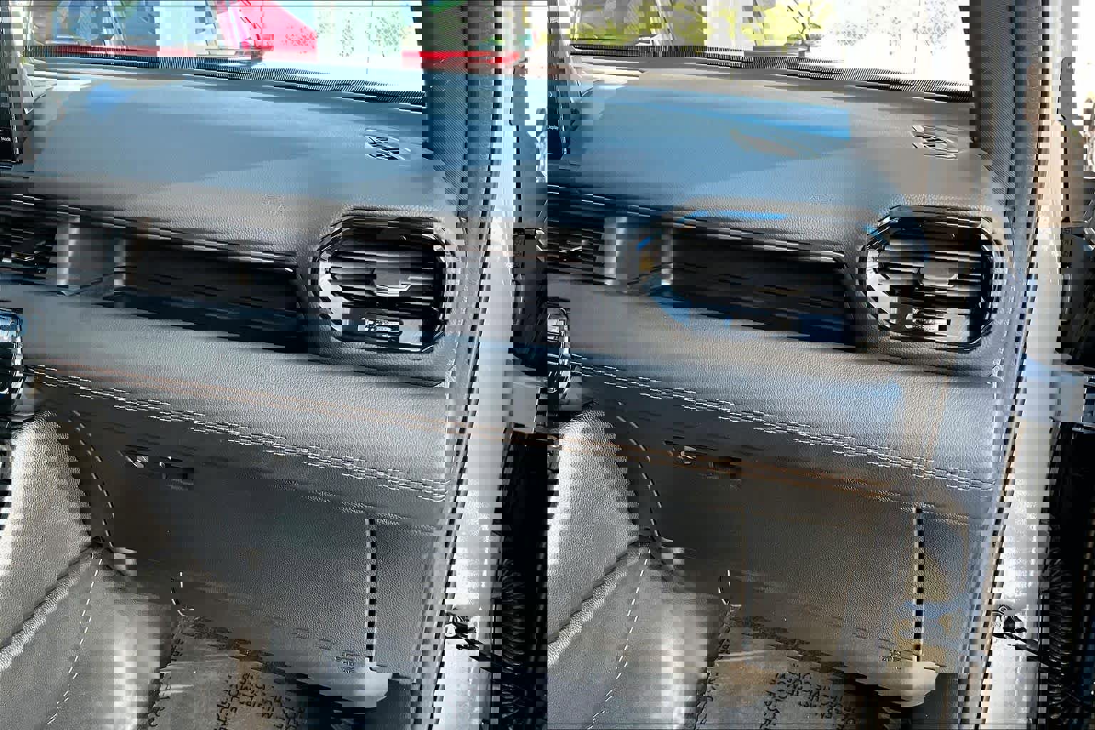 Used 2025 Honda Pilot TrailSport image 19