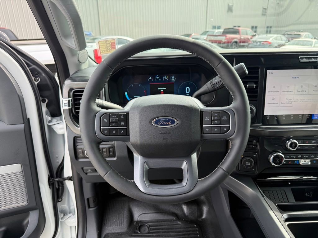 New 2026 Ford F350 4x4 Crew Cab DRW Super Duty image 16