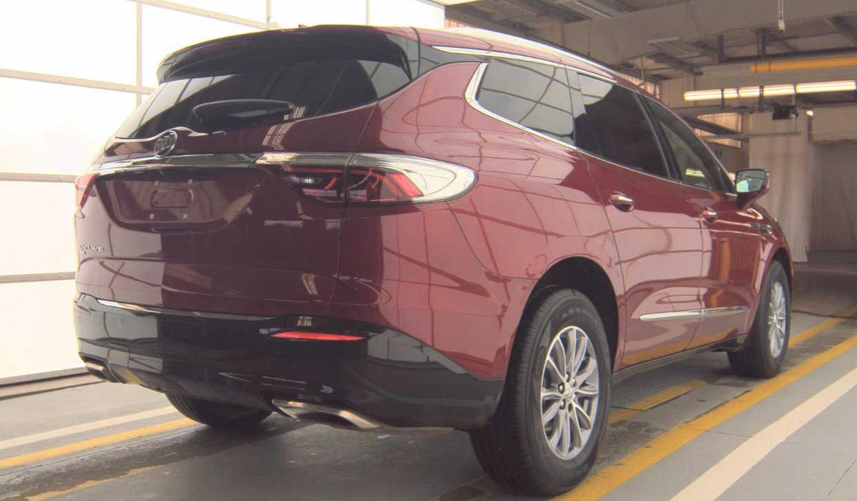 Used 2024 Buick Enclave Essence w/ Trailering Package, 5000 lbs. AWD/4WD image 9