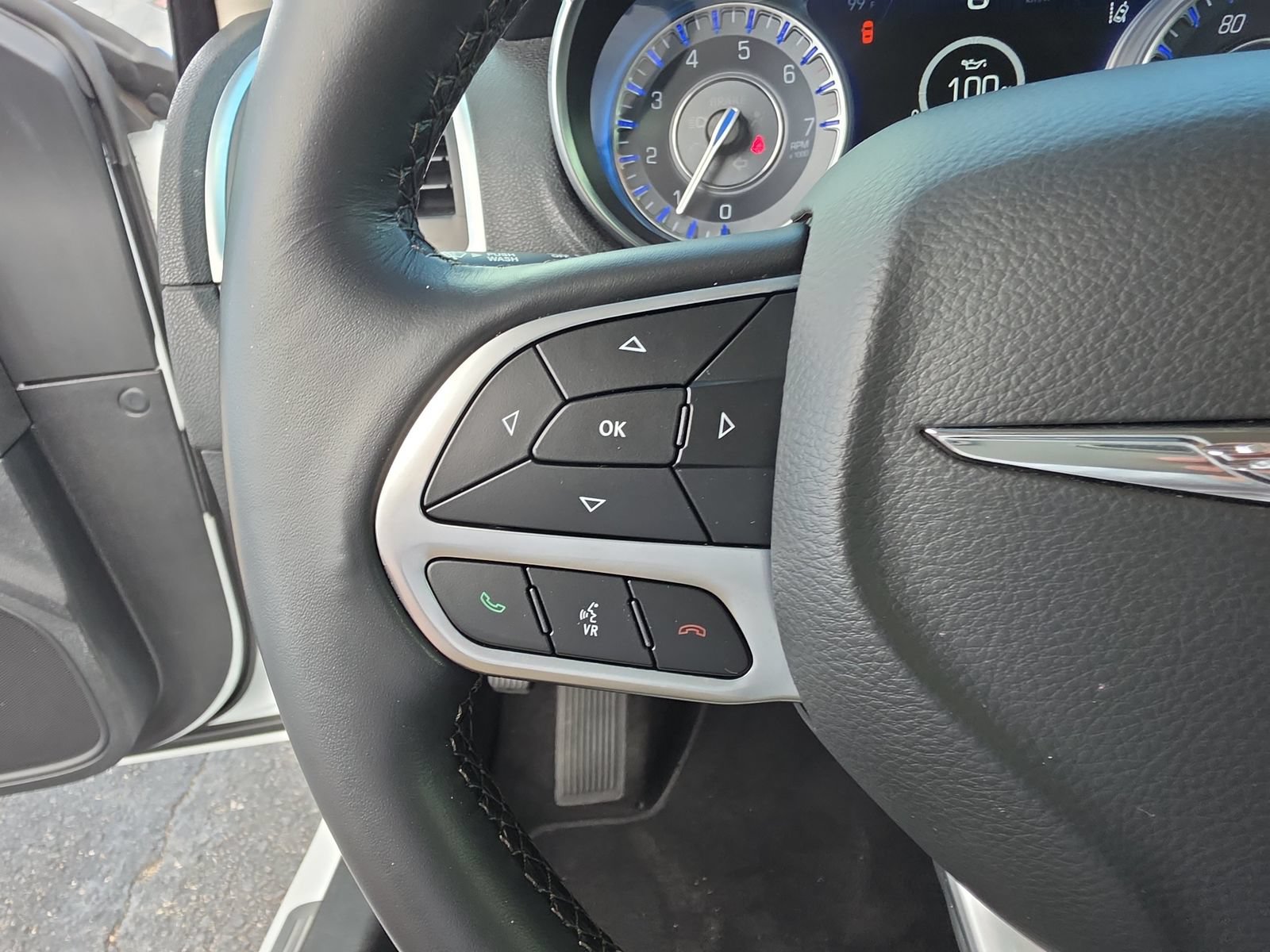 Used 2022 Chrysler 300 Touring L w/ Popular Equipment Group AWD/4WD image 23