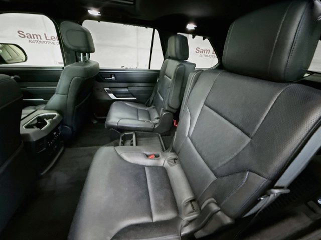 Used 2025 Toyota Sequoia Platinum AWD/4WD image 25