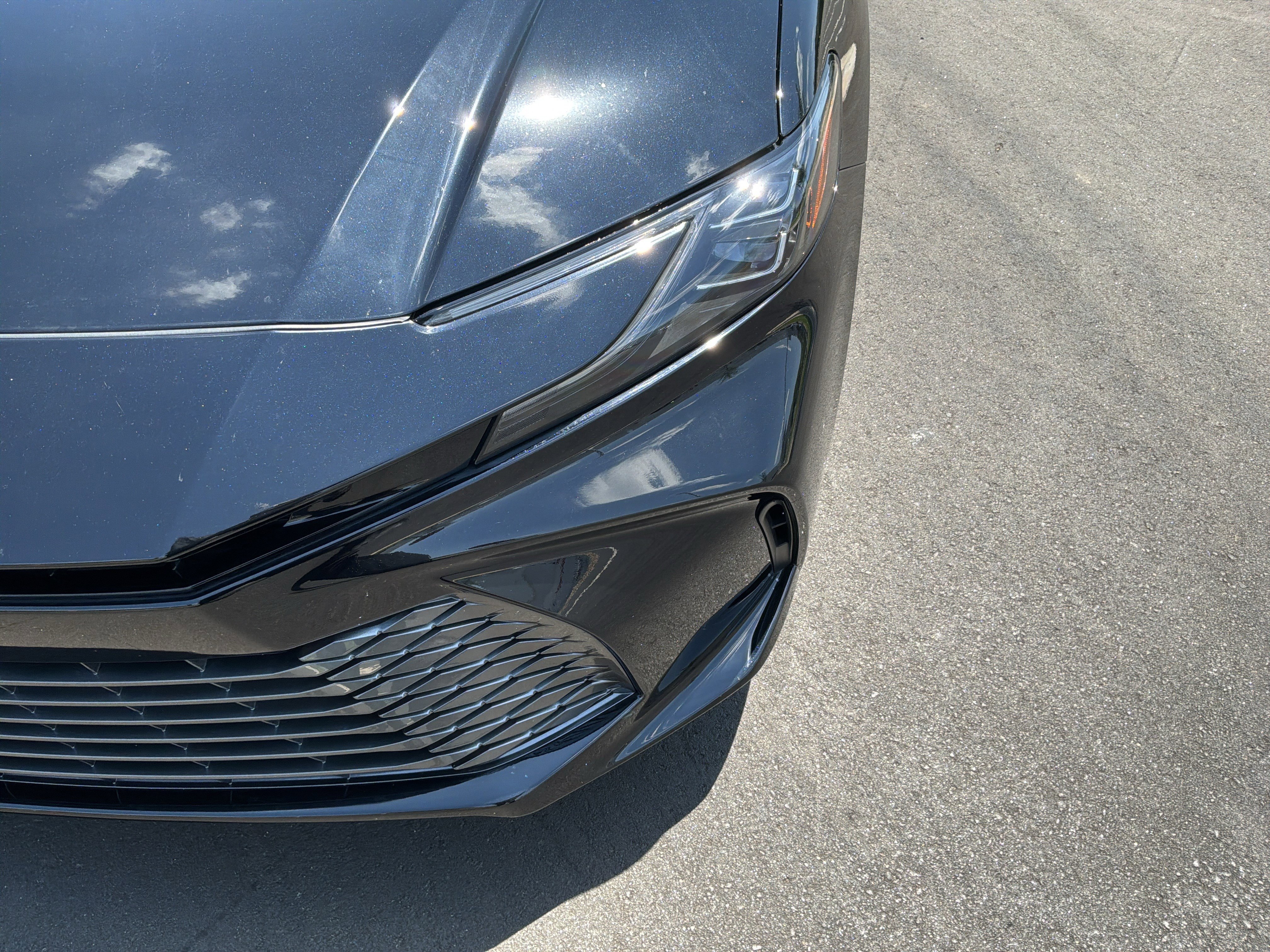 Used 2025 Toyota Camry XLE FWD image 6