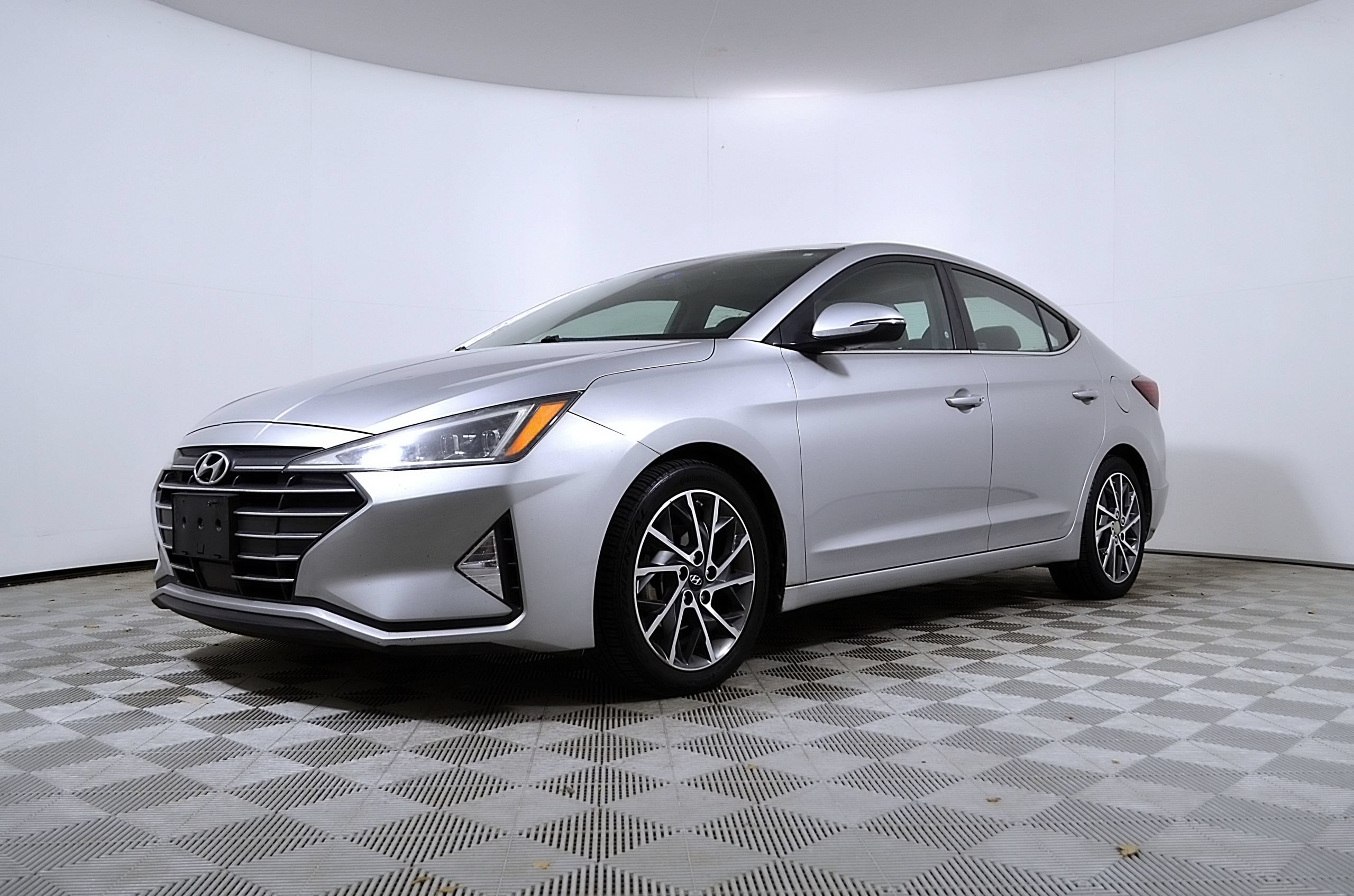 Used 2020 Hyundai Elantra Limited w/ Ultimate Package 03 FWD video 2