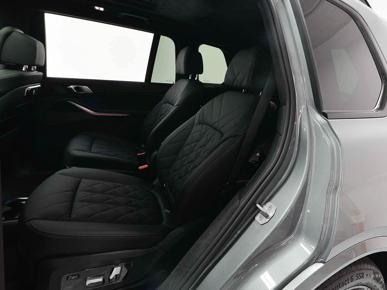 Certified 2026 BMW X7 xDrive40i w/ M Sport Package AWD/4WD image 9