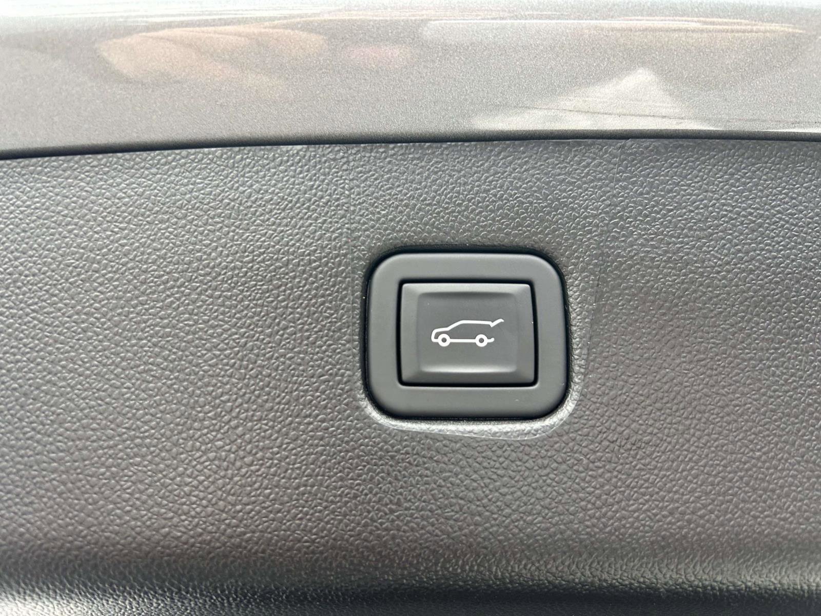 Used 2024 Chevrolet Blazer LT w/ Convenience Package image 18