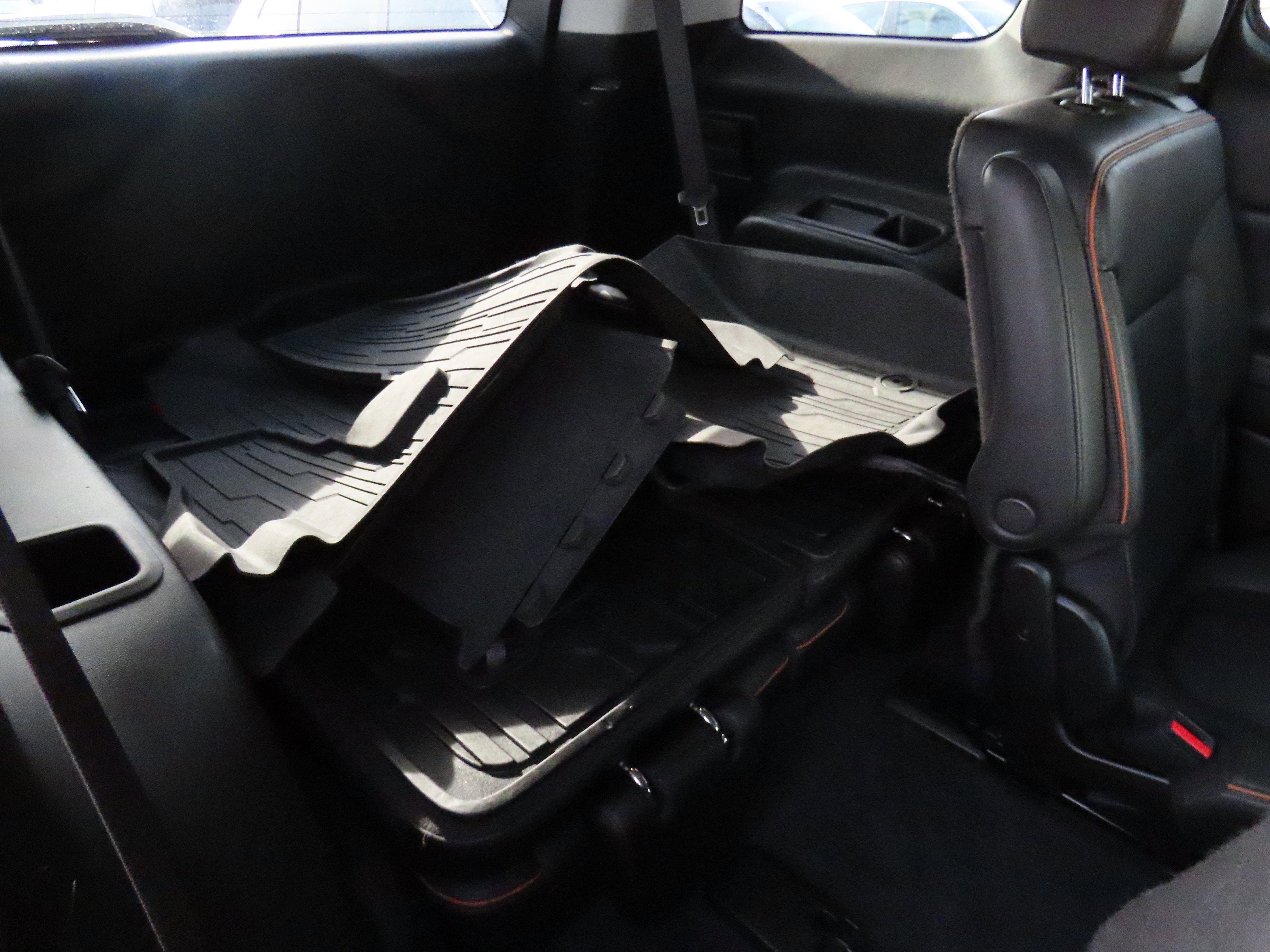 Used 2023 GMC Acadia AT4 w/ Technology Package image 15