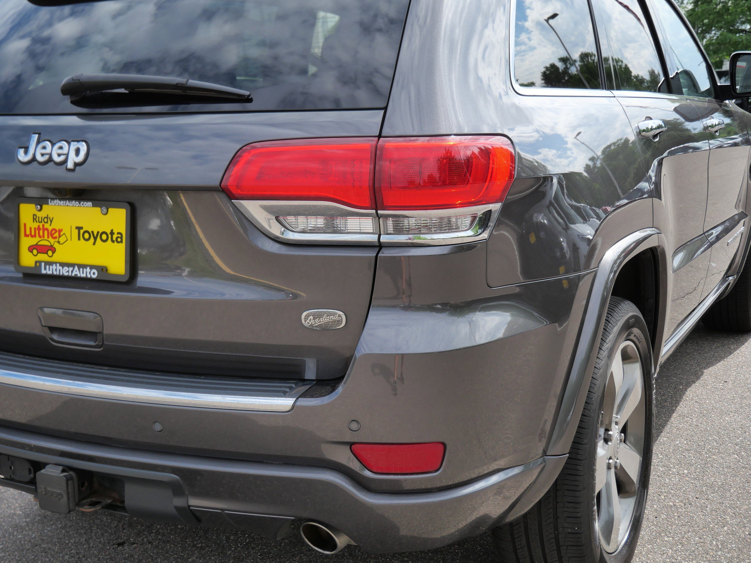 Used 2015 Jeep Grand Cherokee Overland AWD/4WD image 17