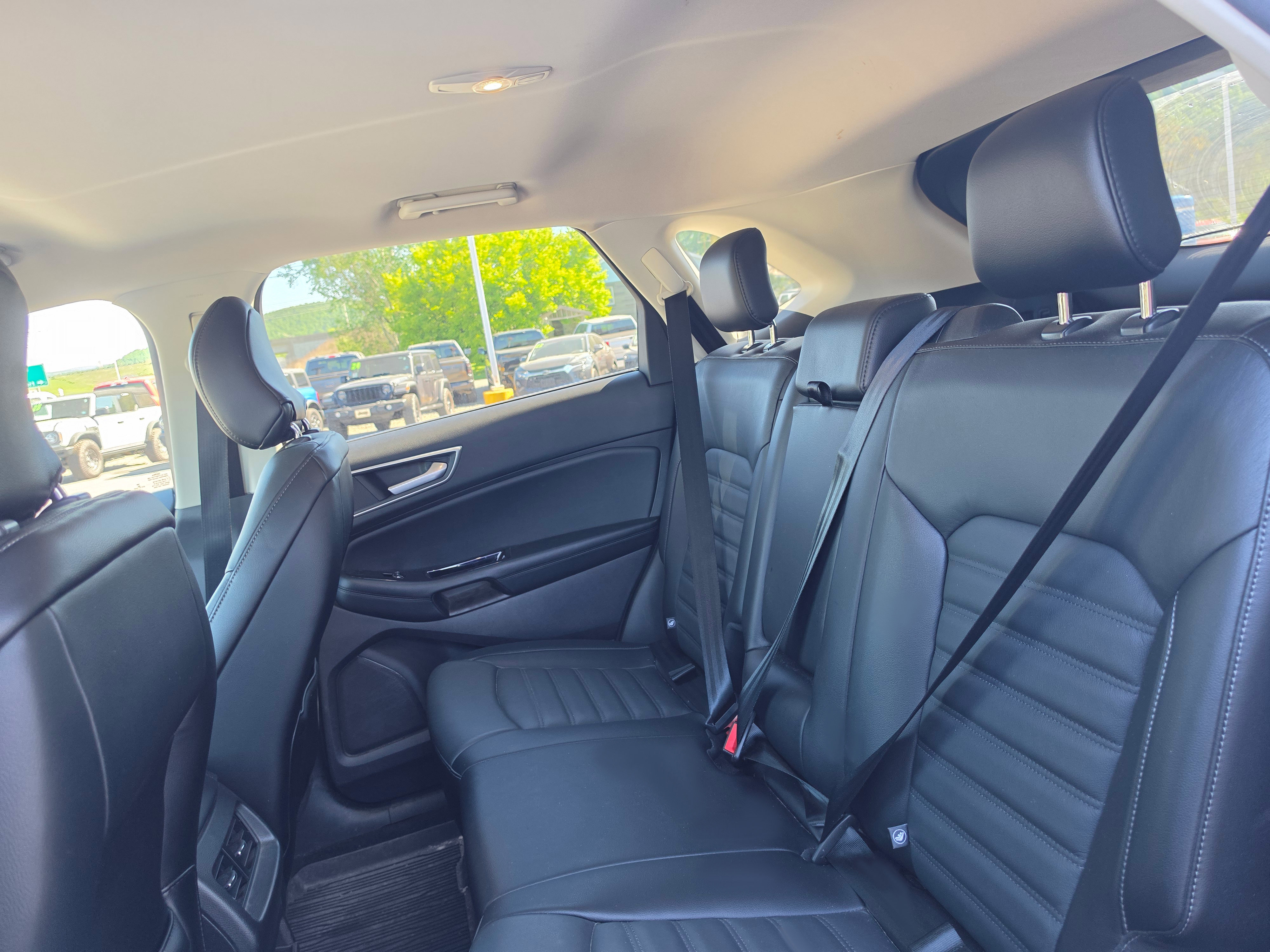 Used 2018 Ford Edge SEL w/ Equipment Group 201A AWD/4WD image 14