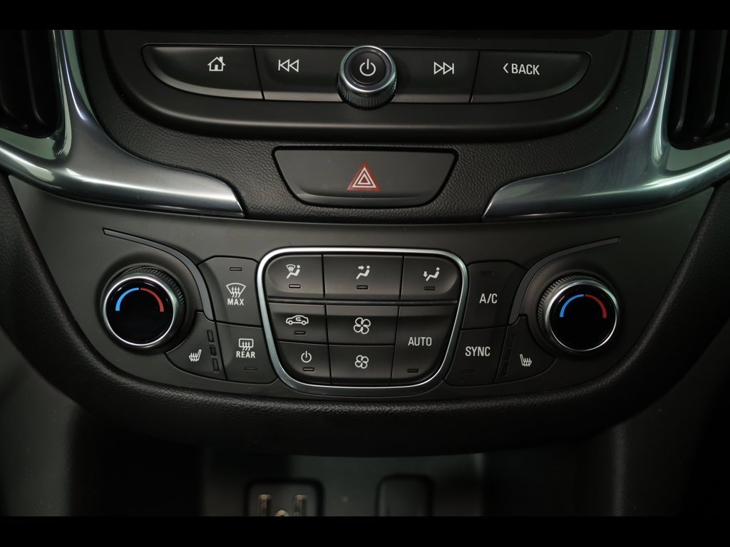 Used 2018 Chevrolet Equinox LT w/ Sun & Infotainment Package image 26