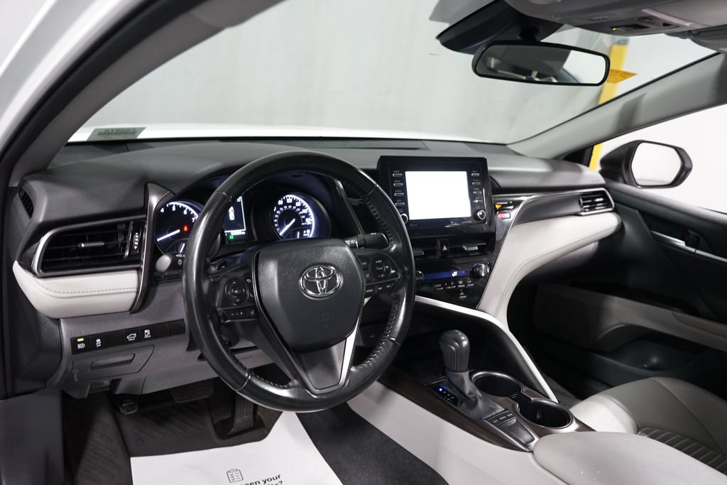 Used 2023 Toyota Camry SE FWD image 11