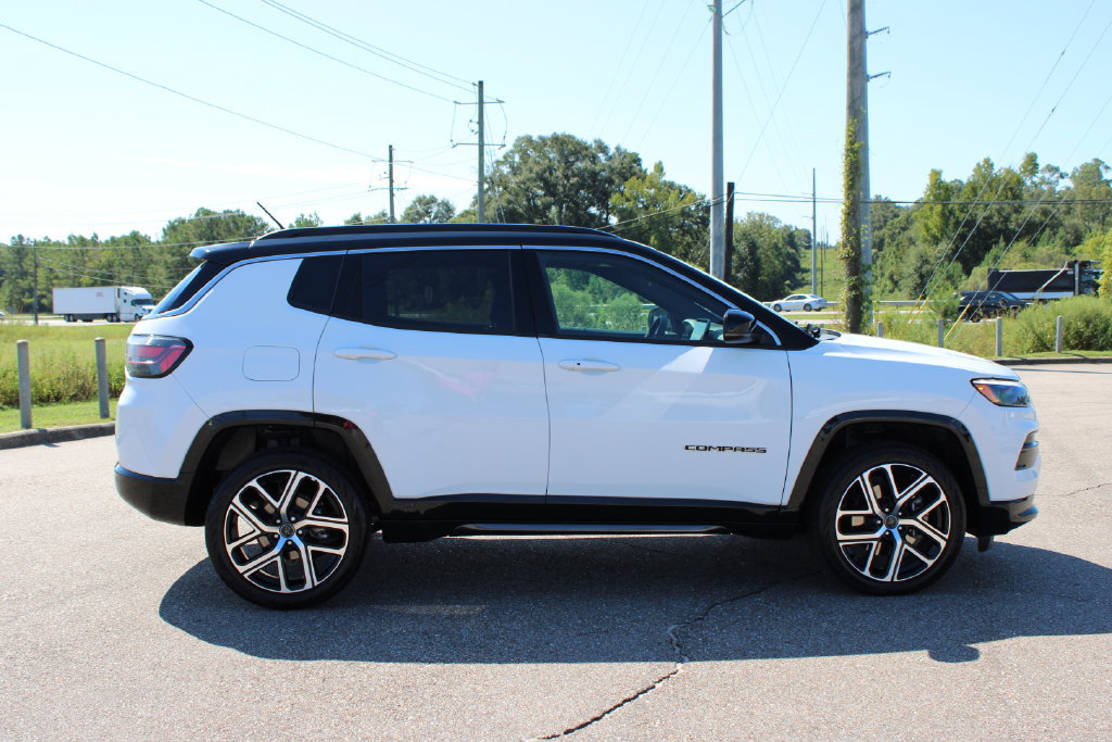 Used 2025 Jeep Compass Limited w/ Elite Group AWD/4WD image 7