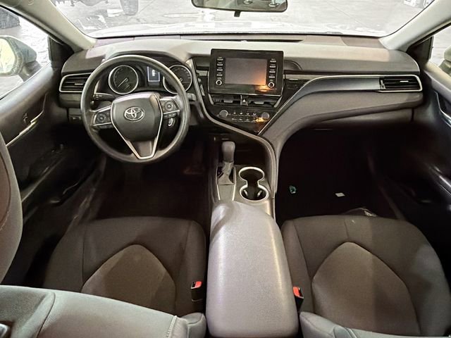Used 2022 Toyota Camry LE image 10