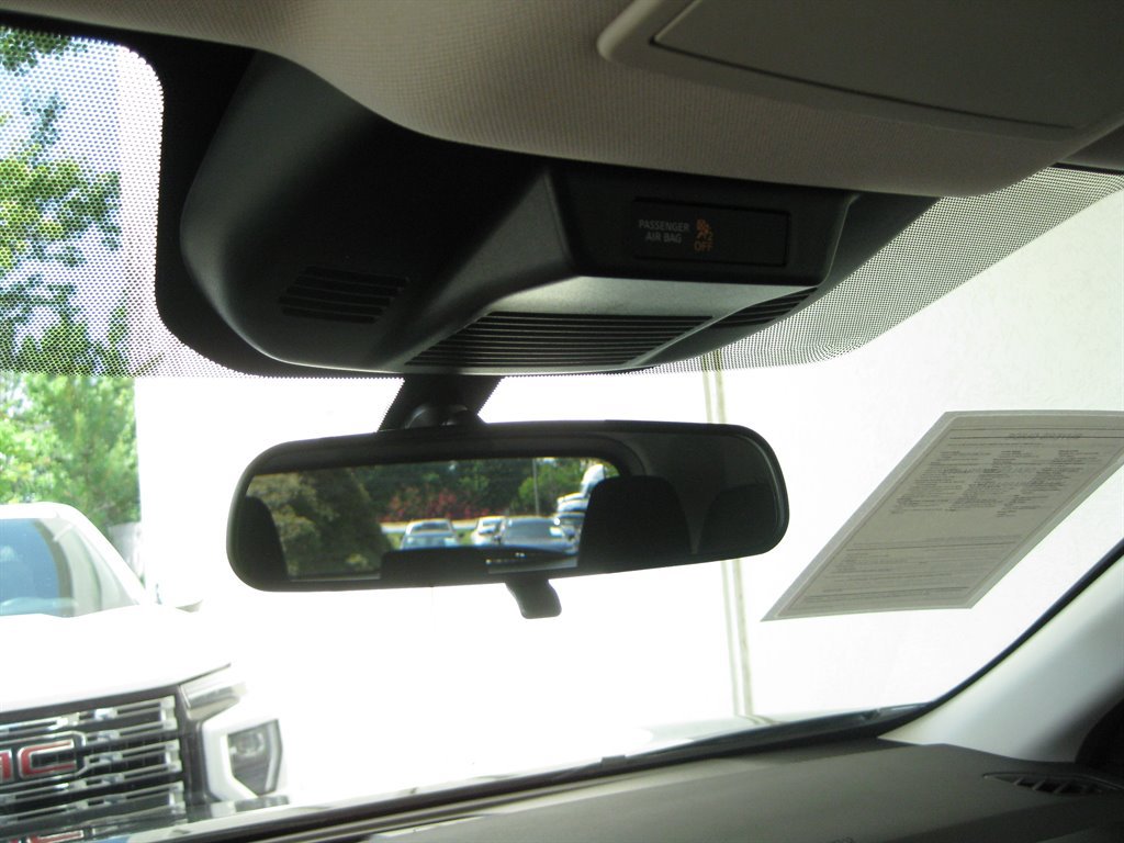 Used 2026 Nissan Rogue SV FWD image 18